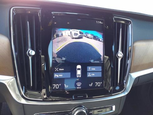 Used 2019 Volvo S90 T8 Inscription image 20