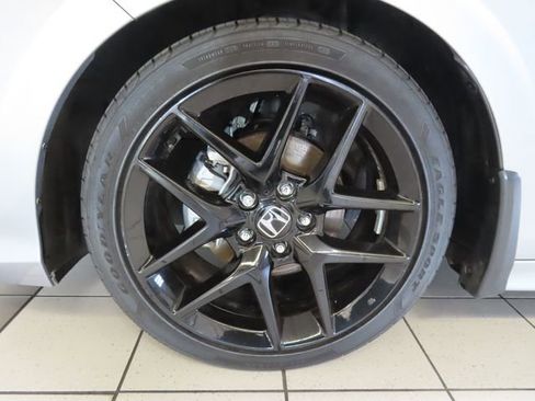 Certified 2025 Honda Civic Sport image 13