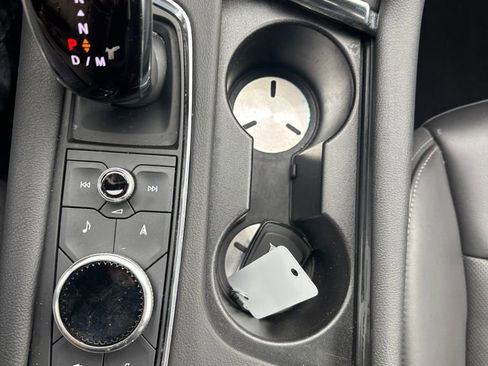 Used 2025 Cadillac XT6 Premium Luxury image 30