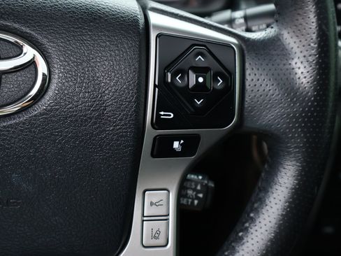 Used 2022 Toyota 4Runner Limited AWD/4WD image 16