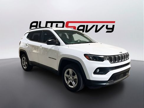 Used 2024 Jeep Compass Latitude w/ Altitude Special Edition AWD/4WD image 1