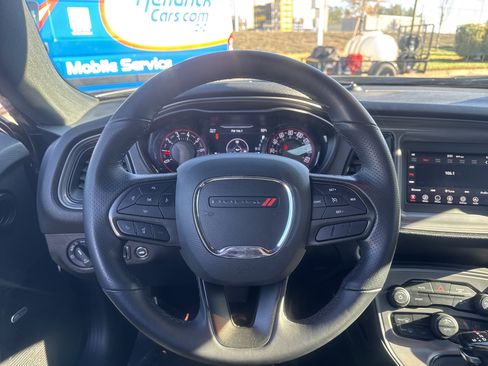 Certified 2023 Dodge Challenger SXT w/ Blacktop Package image 18