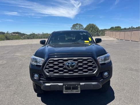 Used 2021 Toyota Tacoma TRD Off-Road w/ Technology Package AWD/4WD image 2