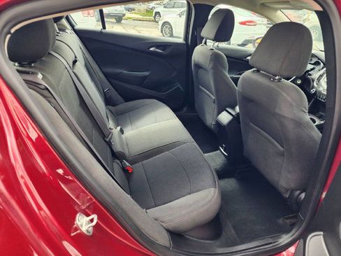 Used 2017 Chevrolet Cruze LT FWD image 11