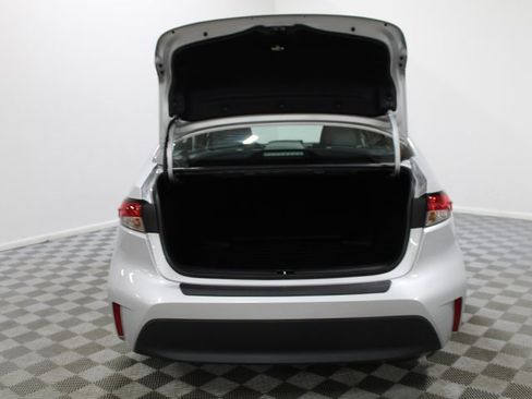 Used 2023 Toyota Corolla LE image 14