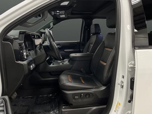 Used 2024 GMC Sierra 3500 AT4 w/ AT4 Premium Plus Package image 4