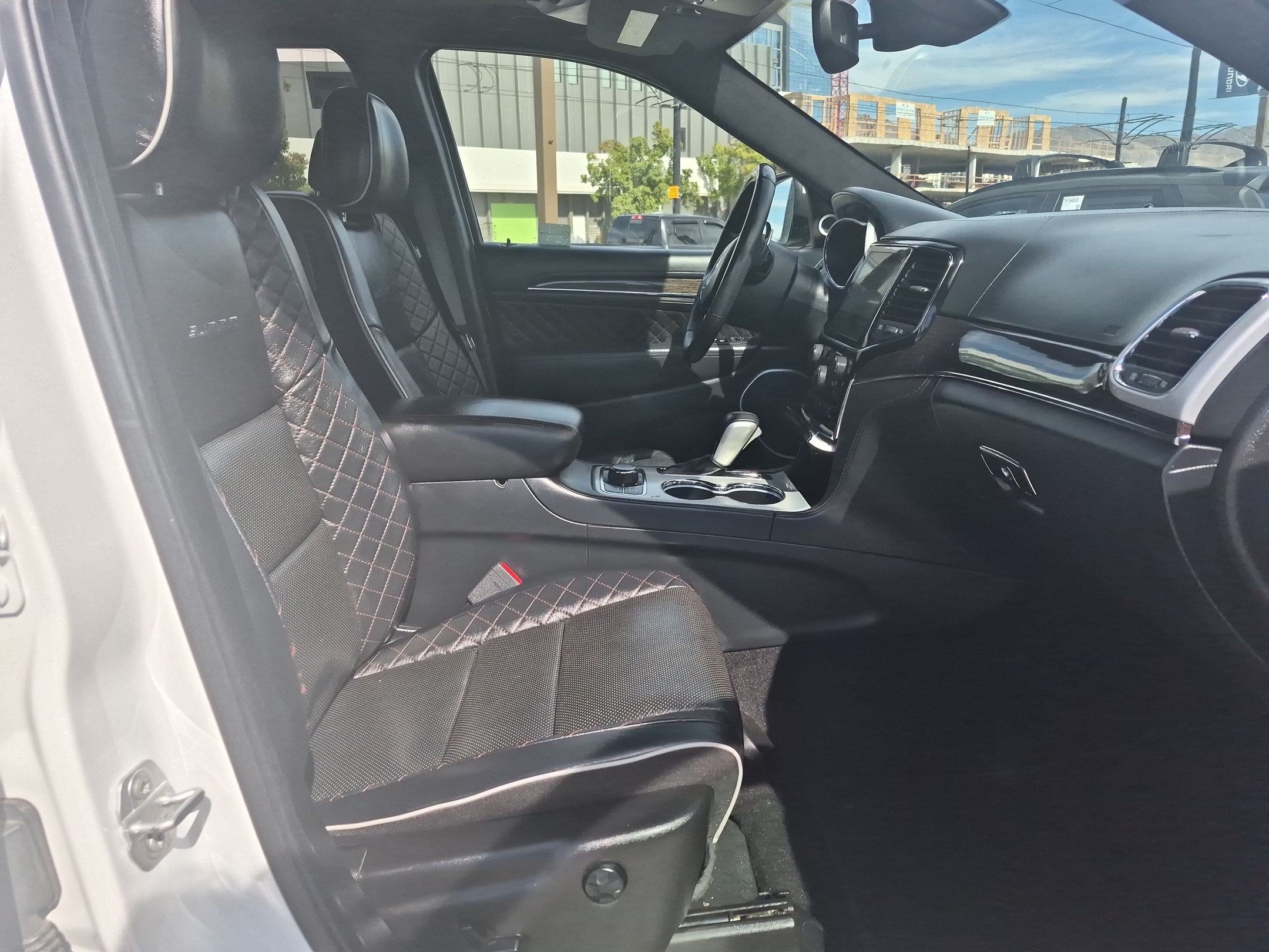 Used 2020 Jeep Grand Cherokee Summit AWD/4WD image 32