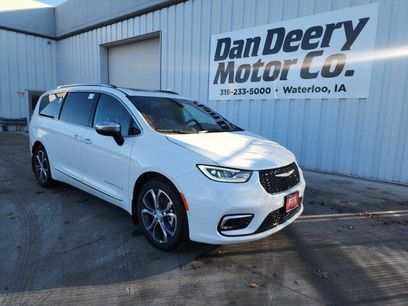 New 2026 Chrysler Pacifica Pinnacle