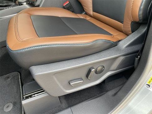 Used 2024 Ford Bronco Outer Banks w/ Sasquatch Package image 16