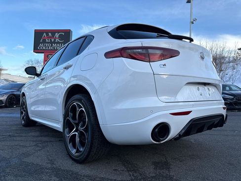 Used 2022 Alfa Romeo Stelvio Veloce image 5