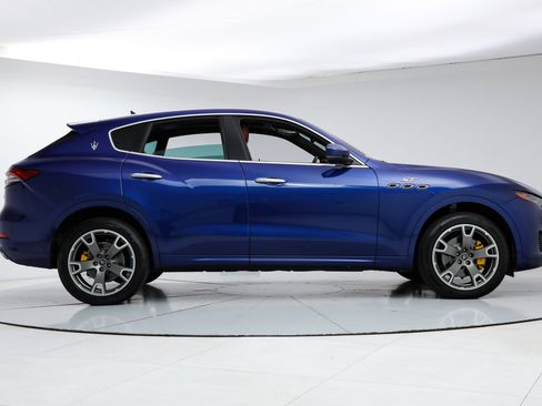 Certified 2023 Maserati Levante GT AWD/4WD image 6