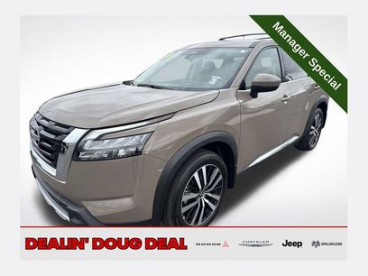 Used 2025 Nissan Pathfinder Platinum