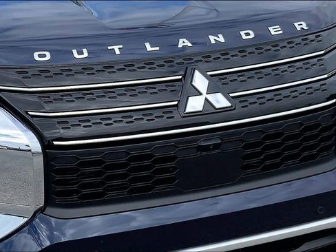 Used 2024 Mitsubishi Outlander SE FWD image 29