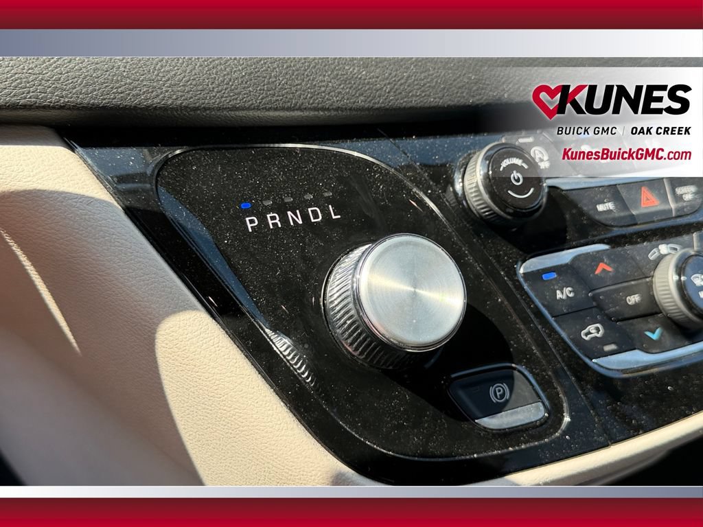 Used 2024 Chrysler Pacifica Touring-L FWD image 29