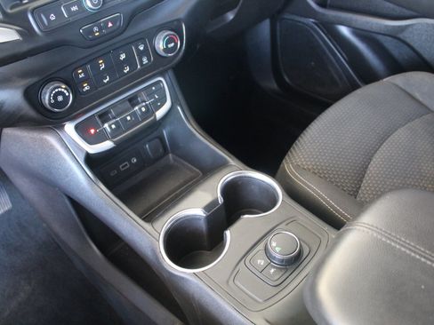 Used 2022 GMC Terrain SLE FWD image 42