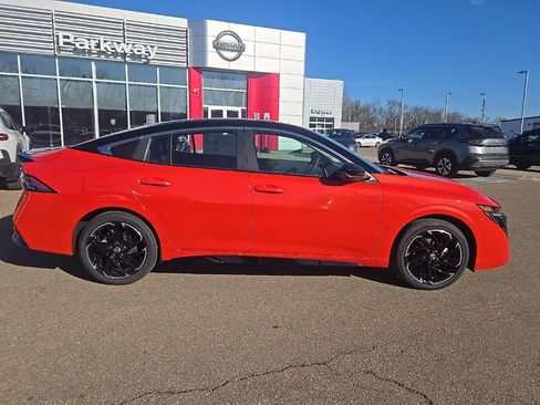 New 2026 Nissan Sentra SR FWD image 8