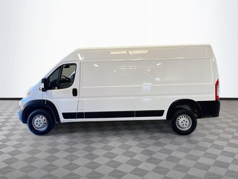 Used 2024 RAM ProMaster 2500 w/ Convenience Group FWD image 4