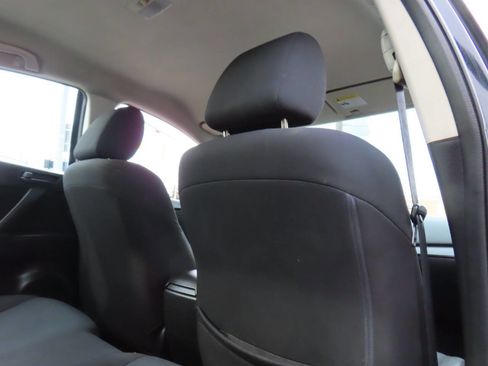 Used 2011 MAZDA MAZDA3 i Sport image 38