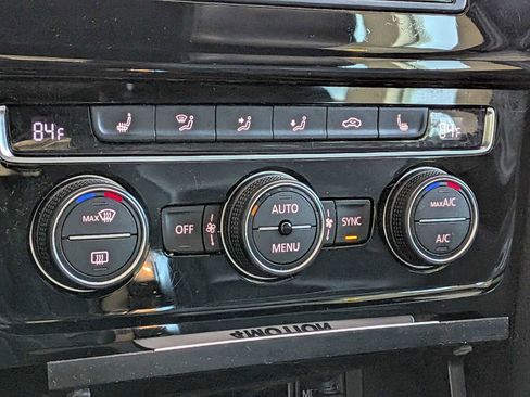 Used 2015 Volkswagen Golf R 4-Door image 29