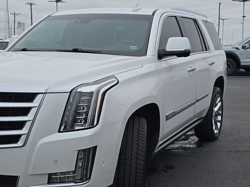 Used 2020 Cadillac Escalade Premium Luxury AWD/4WD image 66