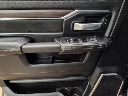 Used 2025 RAM 2500 Laramie w/ Night Edition image 47