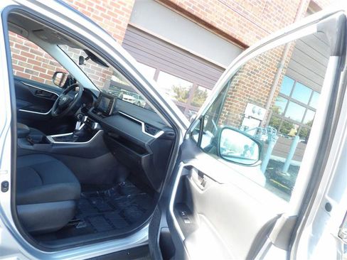 Used 2021 Toyota RAV4 LE w/ Carpet Mat Package (TMS) image 13