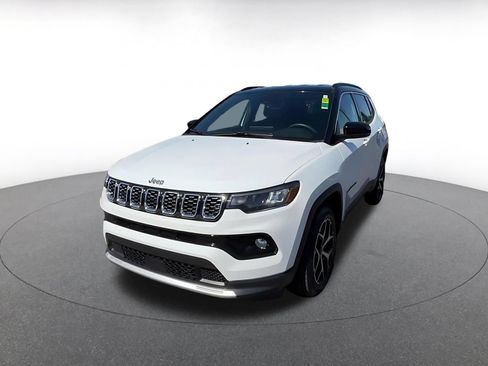 Used 2025 Jeep Compass Limited AWD/4WD image 6