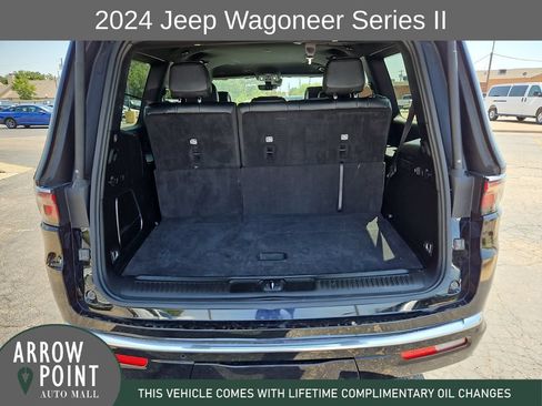Used 2024 Jeep Wagoneer Series II w/ Flexible Seating Group RWD image 17