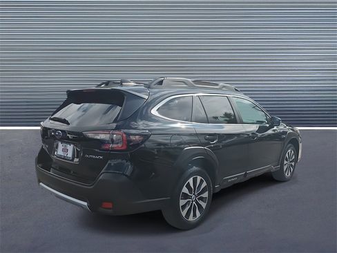 Certified 2023 Subaru Outback Limited image 3