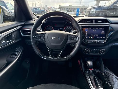 Used 2023 Chevrolet TrailBlazer RS w/ Sun and Liftgate Package image 14