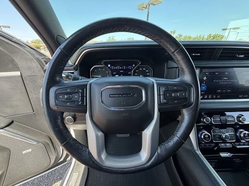 Used 2021 GMC Yukon XL Denali AWD/4WD image 26