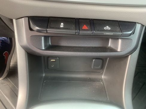 Used 2015 Chevrolet Colorado LT AWD/4WD image 23