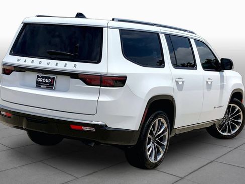 Used 2025 Jeep Wagoneer Series III w/ Premium Group I AWD/4WD image 13