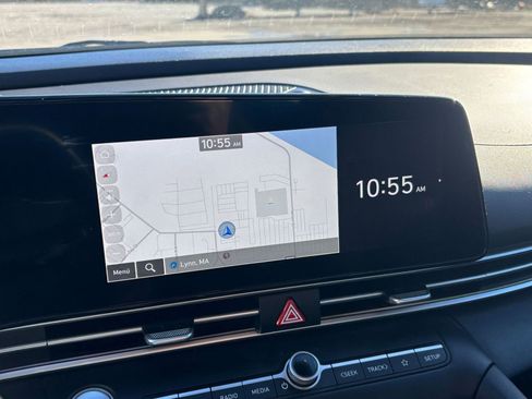 Used 2025 Hyundai Elantra SEL image 20