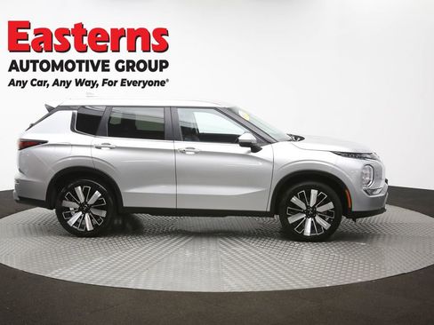 Used 2025 Mitsubishi Outlander SE AWD/4WD image 47