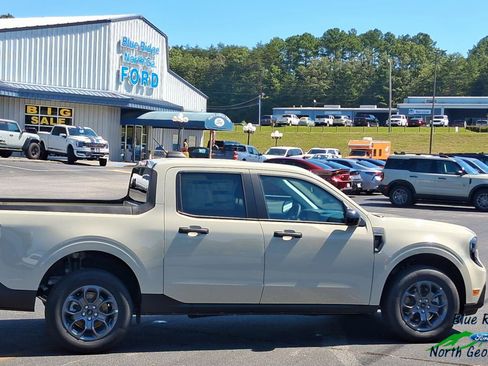 New 2025 Ford Maverick XLT w/ XLT Luxury Package image 6