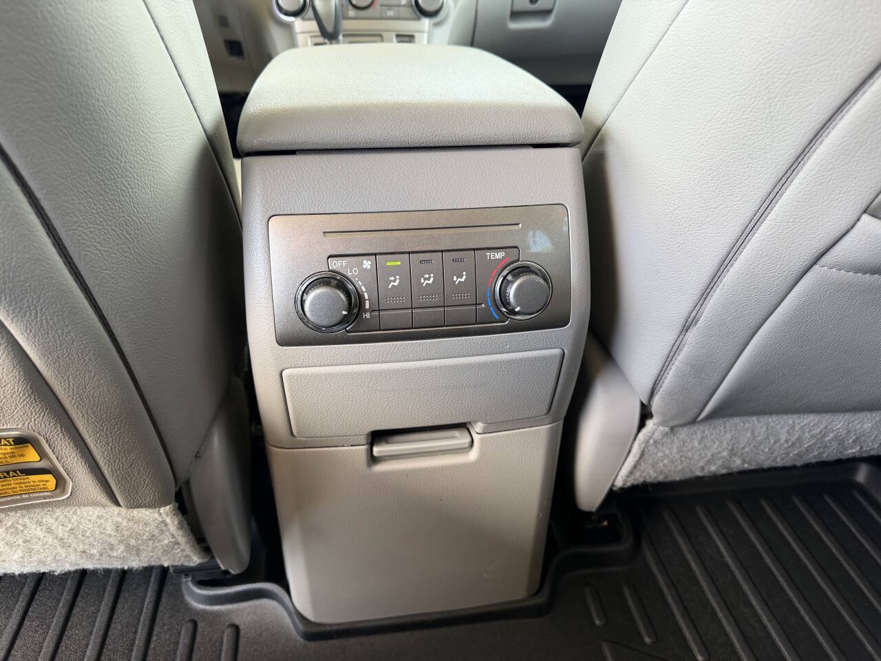 Used 2012 Toyota Highlander SE AWD/4WD image 16