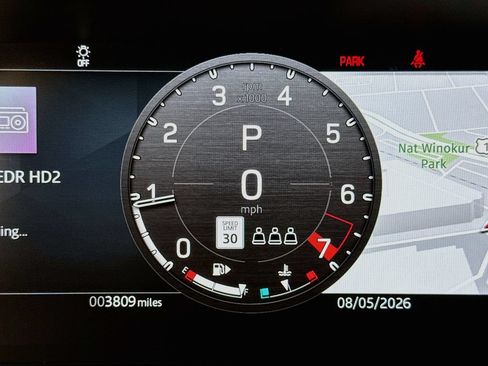 Used 2026 Land Rover Defender 110 X-Dynamic SE AWD/4WD image 11