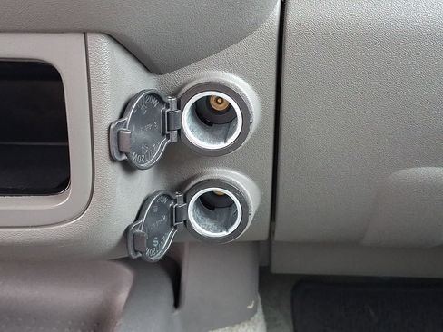 Used 2016 Nissan Frontier SV AWD/4WD image 25