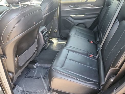 Used 2023 Jeep Grand Cherokee Limited w/ Luxury Tech Group II AWD/4WD image 10