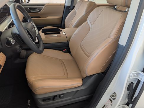 Used 2025 INFINITI QX80 Luxe AWD/4WD image 17