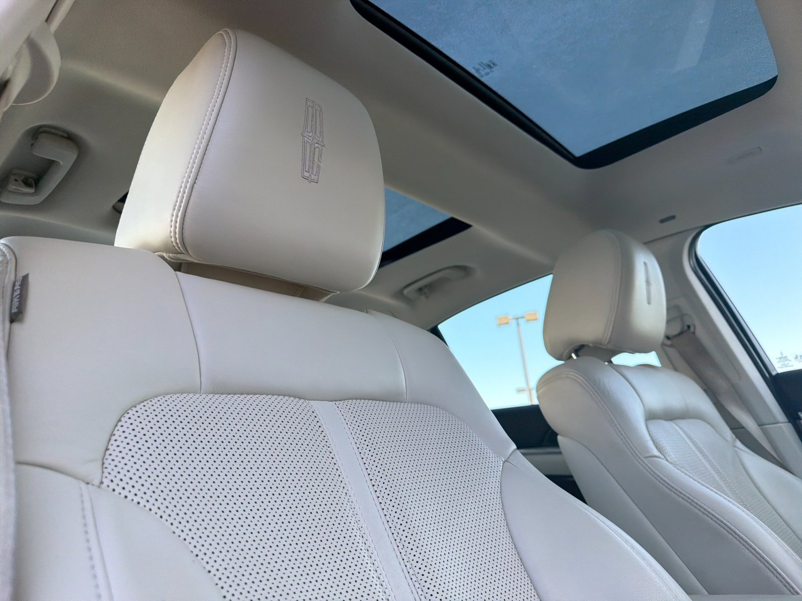 Used 2011 Lincoln MKS w/ 102A Rapid Spec Order Code FWD image 15
