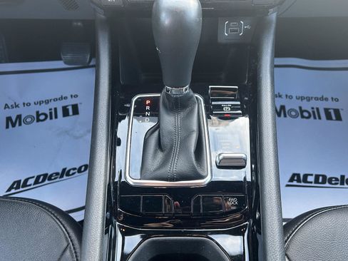 Used 2023 Jeep Compass Limited image 16