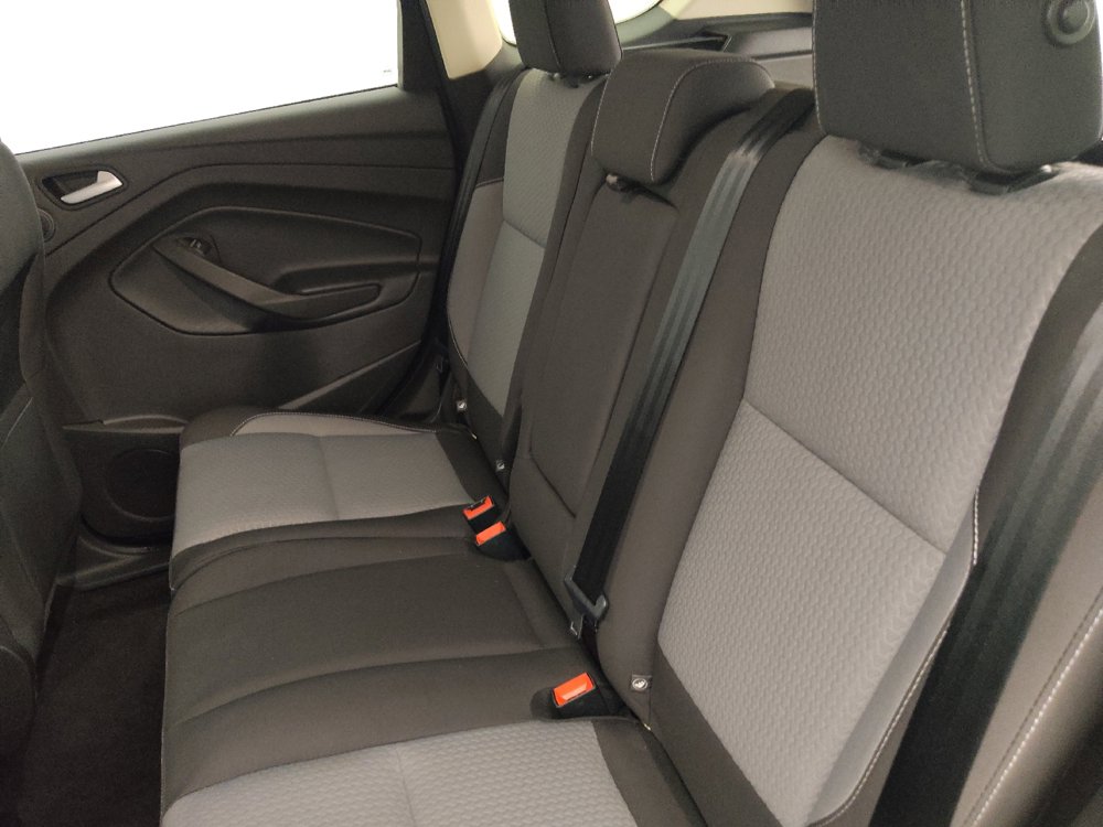 Used 2017 Ford Escape SE w/ Equipment Group 201A FWD image 18