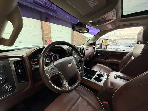 Used 2016 Chevrolet Silverado 2500 High Country w/ Duramax Plus Package AWD/4WD image 9