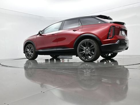New 2027 Cadillac Optiq Premium Sport w/ LPO, Floor Liner Package AWD/4WD image 49