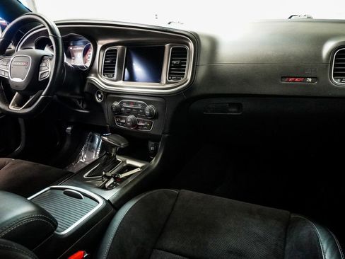 Used 2022 Dodge Charger Scat Pack RWD image 9