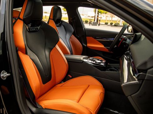 Used 2025 BMW M5 Touring image 43