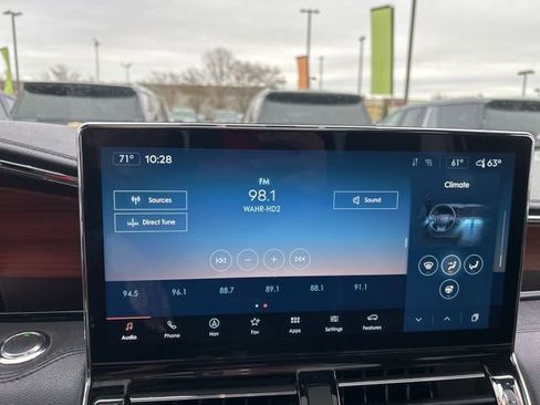 Used 2023 Lincoln Navigator Reserve image 24