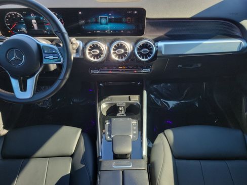Certified 2021 Mercedes-Benz GLB 250 4MATIC image 18